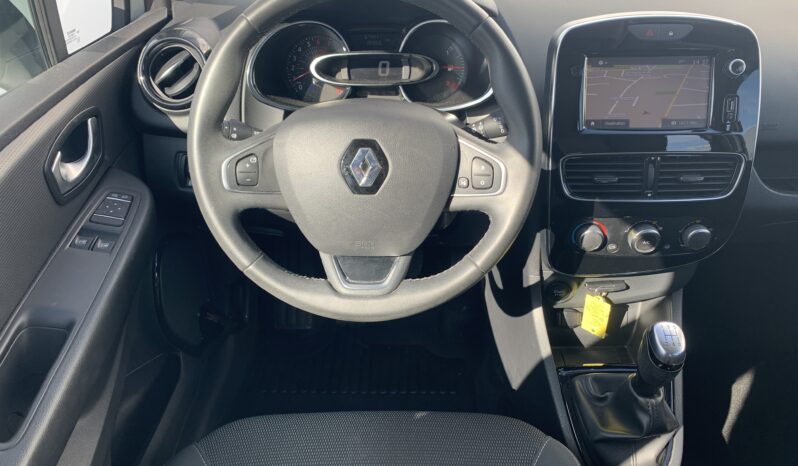 
								Renault Clio IV plein									