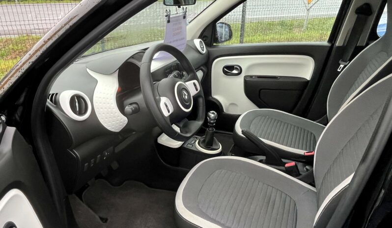 
								Renault Twingo III plein									